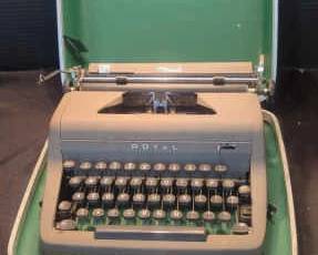 Royal Senior Companion Typewriter