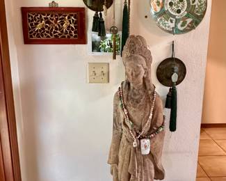 Large figurine and beautiful Chinese accessories