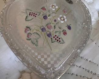 Fenton irridized large heart
