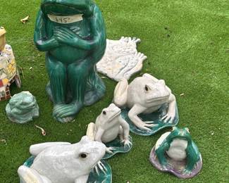 These are adorable. Vintage Frogs on lily pads