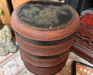 Food storage basket