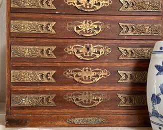 This is a beautiful jewelry box