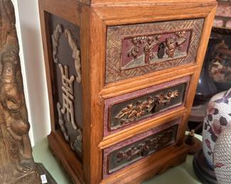 Great vintage Chinise items here