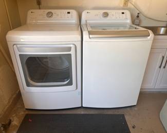 Like new LG matching washer and dryer Orig 1700.00 Now 800 pair! A great buy