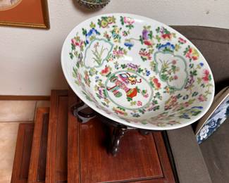 Large famille rose bowl