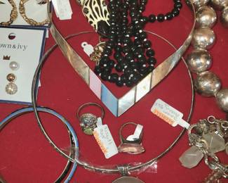 Assorted jewelry