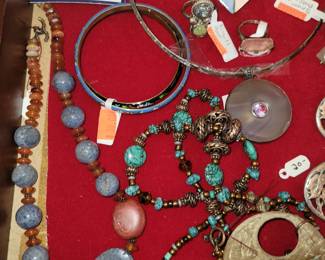 Assorted jewelry