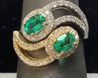 18KT WHITE & YELLOW GOLD EMERALD & DIAMOND RING SIZE 7.25, 1.01cts EMERALDS, 0.86cts DIAMONDS, 5.8g TOTAL WEIGHT, IAS APPRAISAL $ 4,790.00