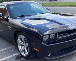 2014 Dodge CHALLENGER R/T VIN: 2c3cdybt1eh115673 Miles: 125,152 Engine: 5.7 LITER Color: BLACK 2014 DODGE RT CHALLENGER HEMI 5.7 LITER V8 COUPE, 6 SPEED MANUAL, 20in RIMS, CAR IS IN GOOD RUNNING CONDITION, A/C COLD, TIRES GOOD CONDITION, LEATHER INTERIOR, REAR SPOILER, RACING STRIPES, LEFT & RIGHT HOOD SCOOPS