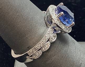 PLATINUM SAPPHIRE & DIAMOND RING, SIZE 7, 3.08ct SAPPHIRE, 0.36cts DIAMONDS, 5.9g TOTAL WEIGHT, IAS APPRAISAL $11,410.00