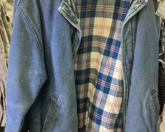 ASSORTED MENS CLOTHES, RALPH LAUREN POLO, LEVI, ARIAT, CLEAR WATER OUTFITTERS, ROUND TREE & YORKE GOLD LABEL, JOHNSTON & MURPHY