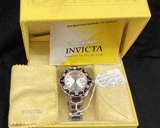 INVICTA MENS SIGNATURE OCEAN GHOST WATCH, MINT w INVICTA BOX