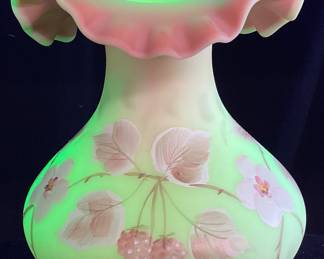 1991 FENTON BURMESE URANIUM VASE, #643/1500, RASPBERRIES & FLOWERS HAND PAINTED, 6.5in H