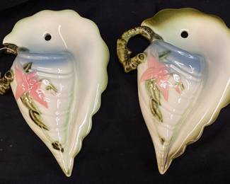 PAIR OF HULL POTTERY WOODLAND WALL POCKET PLANTERS
