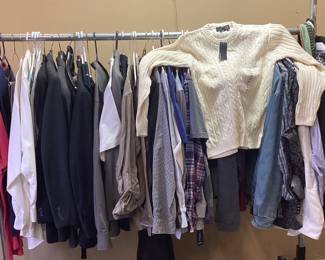 ASSORTED MENS CLOTHES, RALPH LAUREN POLO, LEVI, ARIAT, CLEAR WATER OUTFITTERS, ROUND TREE & YORKE GOLD LABEL, JOHNSTON & MURPHY