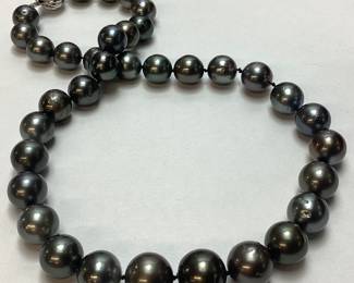 TAHITIAN PEARL NECKLACE, 14KT WHITE GOLD CLASP, 18in L, 85.9g TOTAL WEIGHT, AIGL APPRAISAL $8,900.00