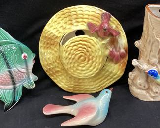 (4) WALL POCKET PLANTERS & WALL FIGURINE, STRAW HAT, FISH, BIRD ON A TREE, BIRD WALL FIGURINE