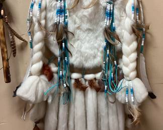 (5PCS) NATIVE AMERICAN WESTERN LOT BEADED BOW HAND BEADED NATIVE AMERICAN BOW W/QUIVER, TOMAHAWK, DREAM CATCHER, RUSSELL "1904" CATTLE DRIVE & FRANCO WINDOW TO THE PAST