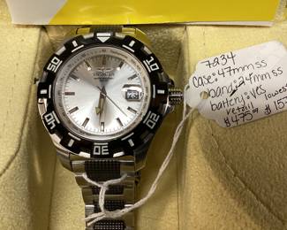 INVICTA MENS SIGNATURE OCEAN GHOST WATCH, MINT w INVICTA BOX