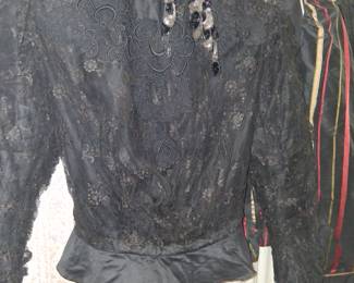 Victorian mourning clothing