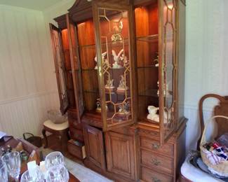 Chippendale Pennsylvania House Breakfront, China cabinet, storage