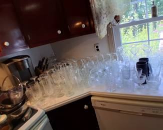 glassware for everyday use, etc.