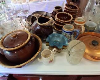 HULL brown pottery, many different pieces here