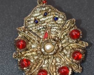 Zari thread flower pin