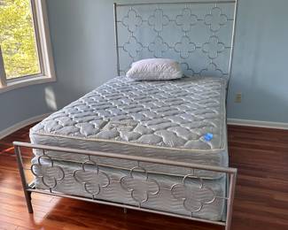 Full size bed