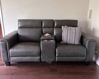 Loveseat recliner