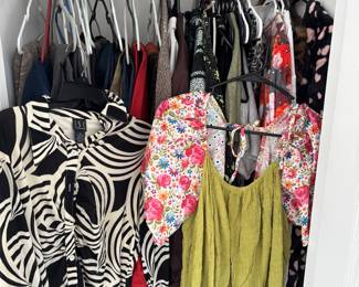 Woman’s size 14 clothes 