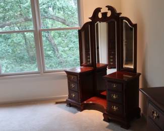 Lexington  dressing  table  (as  is).  It is 50"  across and  19"  deep.