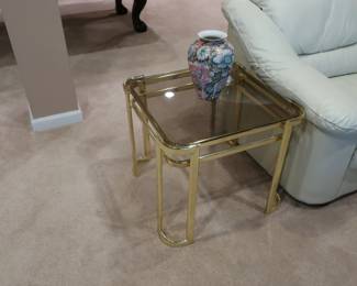 glass  top  lamp  table  Size  is  23"  x  23"