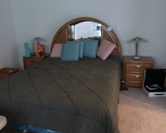 room  with  double   bed  and  matching  headboard and night stands