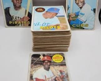 LARGE LOT OF 1969 TOPPS BASEBALL CARDS. SEVERAL STARS