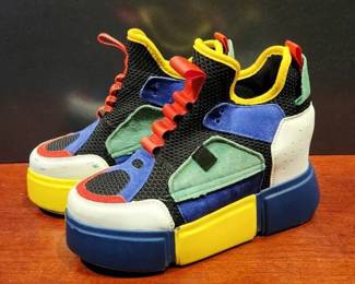 RARE ANTHONY WANG HIGH HEEL SNEAKERS. SIZE 8.