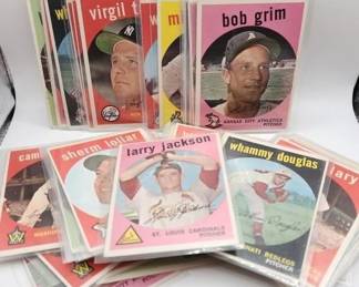 LOT OF 50 1959 TOPPS BASEBALL CARDS.