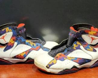 VINTAGE NIKE AIR JORDANS. SIZE 10.5