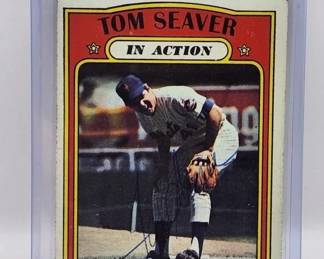 SIGNED 1972 TOM SEAVER TOPPS CARD. HAND SIGNED