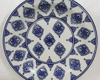 648 - Blue and White Transferware Platter 18"