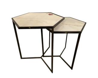 1765 - Three Hands Nesting Marble Top Tables 24 x 20 x 20