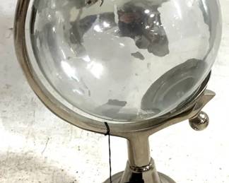 3131 - Three Hands Globe - 9" Tall