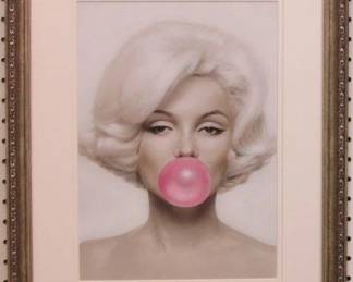 9062 - MARILYN MONROE BUBBLEGUM 17.5 X 20.5