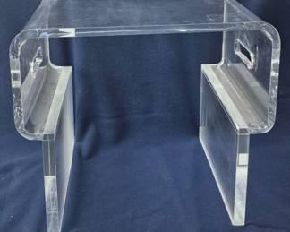 1663 - Chelsea House Acrylic Stand 21 x 24 x 18