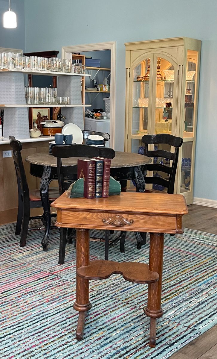 ANTIQUE DESK