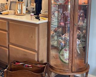 VINTAGE CORNER LIGHTED CURIO CABINET