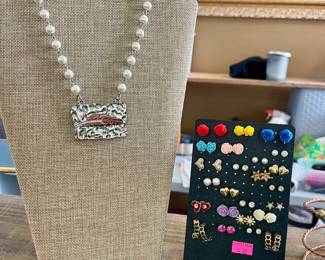 COSTUME EARRINGS