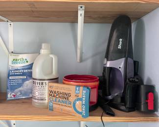 SHARK HAND VACUUM