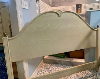 ETHAN ALLEN QUEEN HEADBOARD