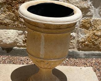 CONCRETE PLANTER